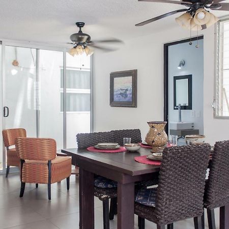 Whyz 4 You Private Rooms Puerto Morelos Exterior photo
